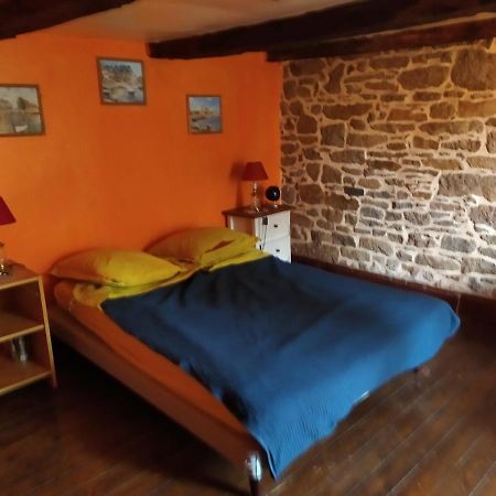 Maison En Granit Bleue Lanhelin Exterior foto