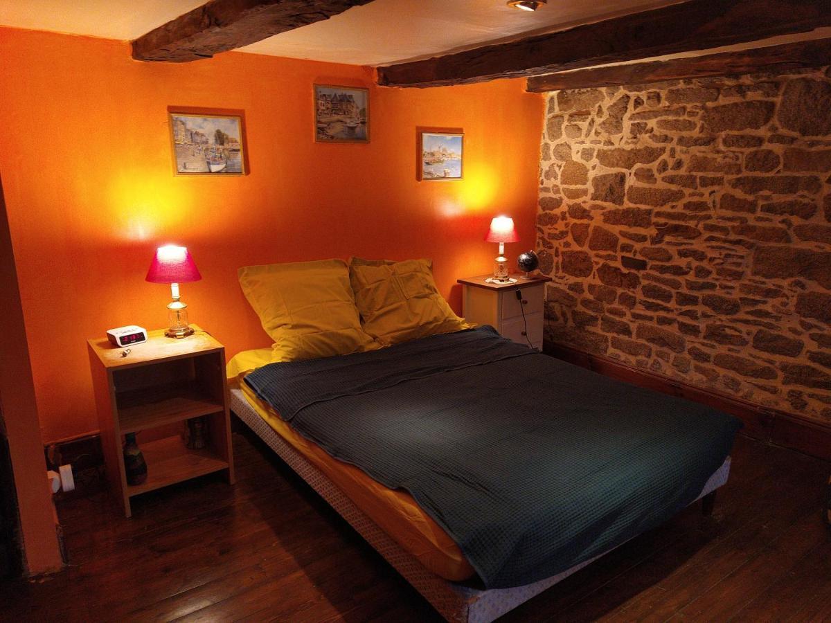 Maison En Granit Bleue Lanhelin Exterior foto