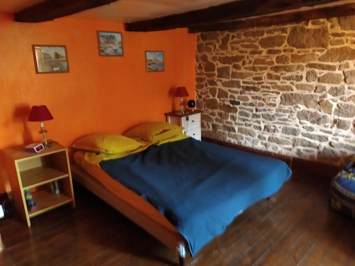 Maison En Granit Bleue Lanhelin Exterior foto